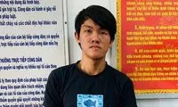 Dùng dao đâm chết người sau khi nhìn chằm chằm nạn nhân