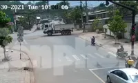 Xe ben ôm cua cán 4 người trong một gia đình thương vong