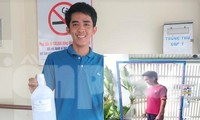 Chàng trai 9X ở Bình Dương sáng chế máy phun khử trùng tự động mỗi khi người đi qua
