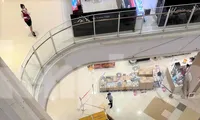 Nam bảo vệ siêu thị ở Bình Dương rơi từ lầu cao xuống đất nguy kịch