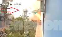 Hình ảnh camera ghi lại vụ nổ kinh hoàng khiến một người cháy đen