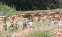 Phát hiện thi thể nam giới cháy đen ở bãi đất trống