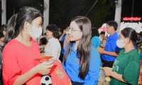 Khởi động ‘Tết sẻ chia - Năm Rồng khởi sắc’ tại Bình Dương