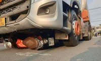Đôi nam nữ tử vong dưới gầm xe bồn