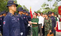 Lãnh đạo Bộ Quốc phòng thăm, tặng quà đoàn quân đội các nước luyện tập diễu binh, diễu hành