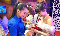 Ấm áp lễ cưới tập thể của 5 đôi thanh niên công nhân lập nghiệp ở Bình Dương