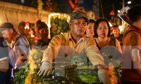 Chợ hoa Quảng Bá tấp nập cận ngày Rằm tháng 7