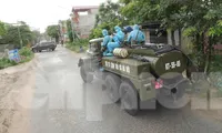 Bộ Tư lệnh Thủ đô phun khử khuẩn ổ dịch ở huyện Thường Tín