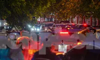 Sau cơn mưa là &apos;mệt và đói&apos;: Người Hà Nội lạc lối giữa tắc đường kéo dài đến đêm