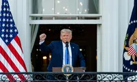 Ông Trump cấm công dân 12 nước nhập cảnh Mỹ 