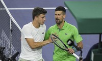 Luca Nardi gây sốc trước Djokovic.