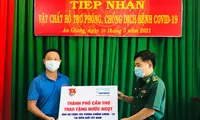 Tuổi trẻ Cần Thơ vượt hơn 150 km &apos;tiếp sức&apos; chiến sỹ biên giới Tây Nam chống dịch