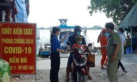 Nữ sinh THPT &apos;gác nghỉ hè&apos; tình nguyện tham gia trực chốt chống dịch