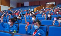 Đại biểu biểu quyết