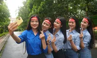 Các bạn hoa khôi chụp ảnh