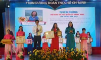 Trao giải thưởng nhà giáo trẻ