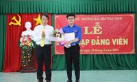 19 chiến sĩ tình nguyện Mùa hè xanh trường ĐH Trà Vinh được kết nạp Đảng