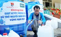 Trung ương Đoàn trao tặng hơn 2 tỷ đồng giúp người dân vùng hạn mặn Bến Tre 