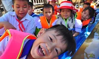 Bộ GD&amp;ĐT cho phép học sinh vùng lũ… nghỉ học 