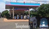Cửa hàng xăng dầu Thanh Vân và xe bồn (ảnh nhỏ) bị bắt giữ