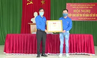 Nam thanh niên trả lại túi tiền hàng trăm triệu đồng cho người đánh rơi