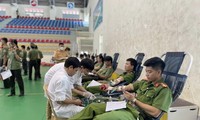 Hiến máu