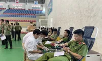 Hiến máu