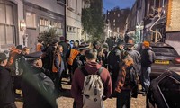 Biểu tình trước nhà Thủ tướng Anh ở London, 16 người bị bắt