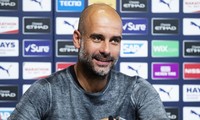 HLV Man City nhận xét bất ngờ về cơ hội vô địch của &apos;hàng xóm&apos; M.U