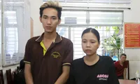 Bắt nhóm ép các cô gái massage chụp hình khỏa thân, bán dâm trả nợ
