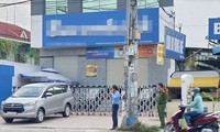 Tin mới vụ hai đối tượng dùng vật giống súng uy hiếp nhân viên, cướp ngân hàng