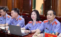 Hình ảnh ngày làm việc thứ 2 tại phiên tòa Vạn Thịnh Phát 