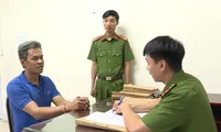 Bắt khẩn cấp tài xế vi phạm nồng độ cồn chống đối làm CSGT gãy tay