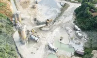 Trạm trộn bê tông ‘trơ gan’ với lệnh di dời 