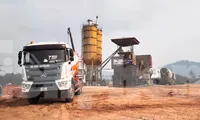 Trạm trộn bê tông ngang nhiên san tạo mặt bằng, mở rộng quy mô