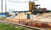Xử phạt trạm trộn bê tông san lấp mặt bằng trái phép ở Lào Cai