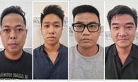 Bắt nhóm giả nhân viên ngân hàng lừa chủ thẻ tín dụng