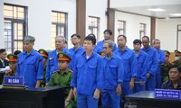 Hoãn phiên xử lãnh đạo huyện chỉ đạo cấp dưới &apos;rút ruột&apos; hơn 3 tỷ đồng để trả nợ tiếp khách