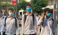 Thí sinh dự thi tốt nghiệp THPT 2020 tại Hà Nội trong bối cảnh có dịch COVID-19 Ảnh: Nguyễn Hà 