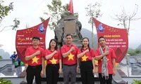 Đại biểu hành trình Tôi yêu Tổ quốc tôi tại di tích lịch sử quốc gia Đèo Lũng Lô