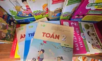 Phí phát hành sách giáo khoa: Cần minh bạch, công khai