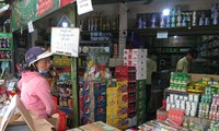 Giá bia, nước giải khát “nháy múa” trước Tết Ảnh: U.P 