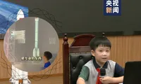 Góc &quot;con nhà người ta&quot;: Cậu bé đam mê tên lửa, được trường mời giảng dạy khi mới 9 tuổi
