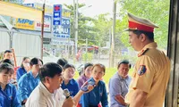 Đoàn viên thanh niên tích cực tham gia tuyên truyền luật An toàn giao thông