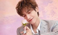 Nam thần La Vân Hi gây bão mạng với nhan sắc &quot;tràn đầy tiên khí&quot;, bất chấp cả camera thường