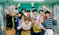 Trở lại cùng album &quot;Sticker&quot;, NCT 127 mang đến trải nghiệm &quot;bạn trai ảo&quot; cho NCTzen