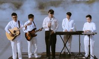 Nhạc sĩ Andiez tái xuất với diện mạo mới mẻ, cover hit của Quân A.P giữa hồ Tuyền Lâm