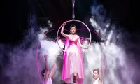 Chi Pu liều lĩnh làm mới hit “So Far” của Binz trong tập 2 ”Chi Pu&apos;s Greatest Show“