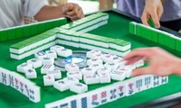 Chơi mạt chược là một thú tiêu khiển phổ biến ở Trung Quốc.