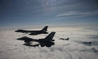 Tiêm kích MiG-31 Nga xuất kích chặn máy bay ném bom chiến lược B-1B của Mỹ